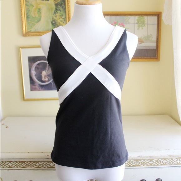 lululemon athletica Tops - Lululemon Hidden Pocket Tank Shelf Bra
